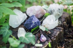 Top 12 des cristaux pour aider les plantes