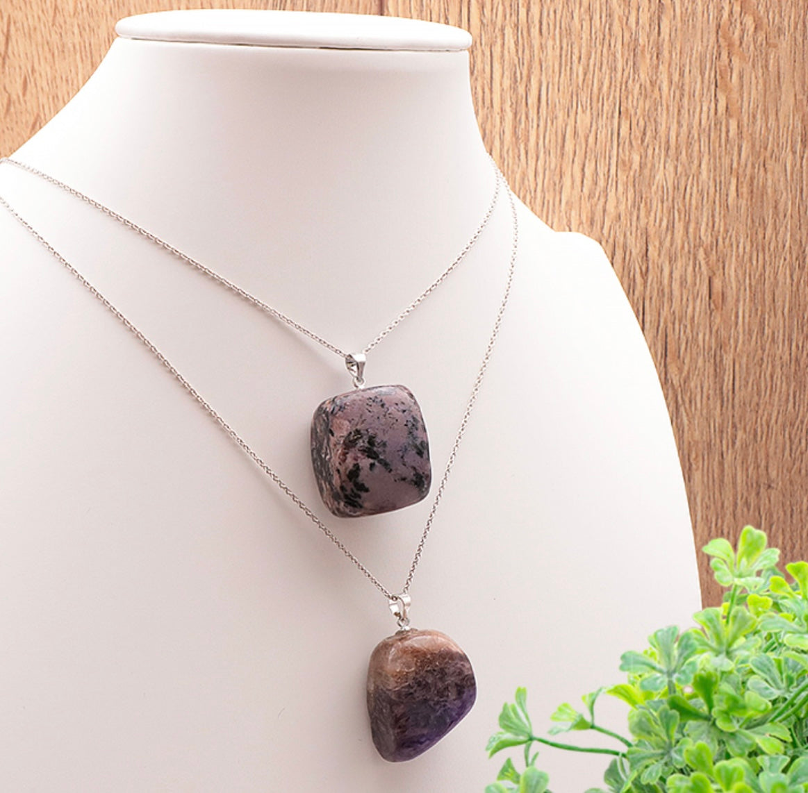 Pendentif Pierre Roulée Charoïte de Russie qualité AB 20 À 30MM