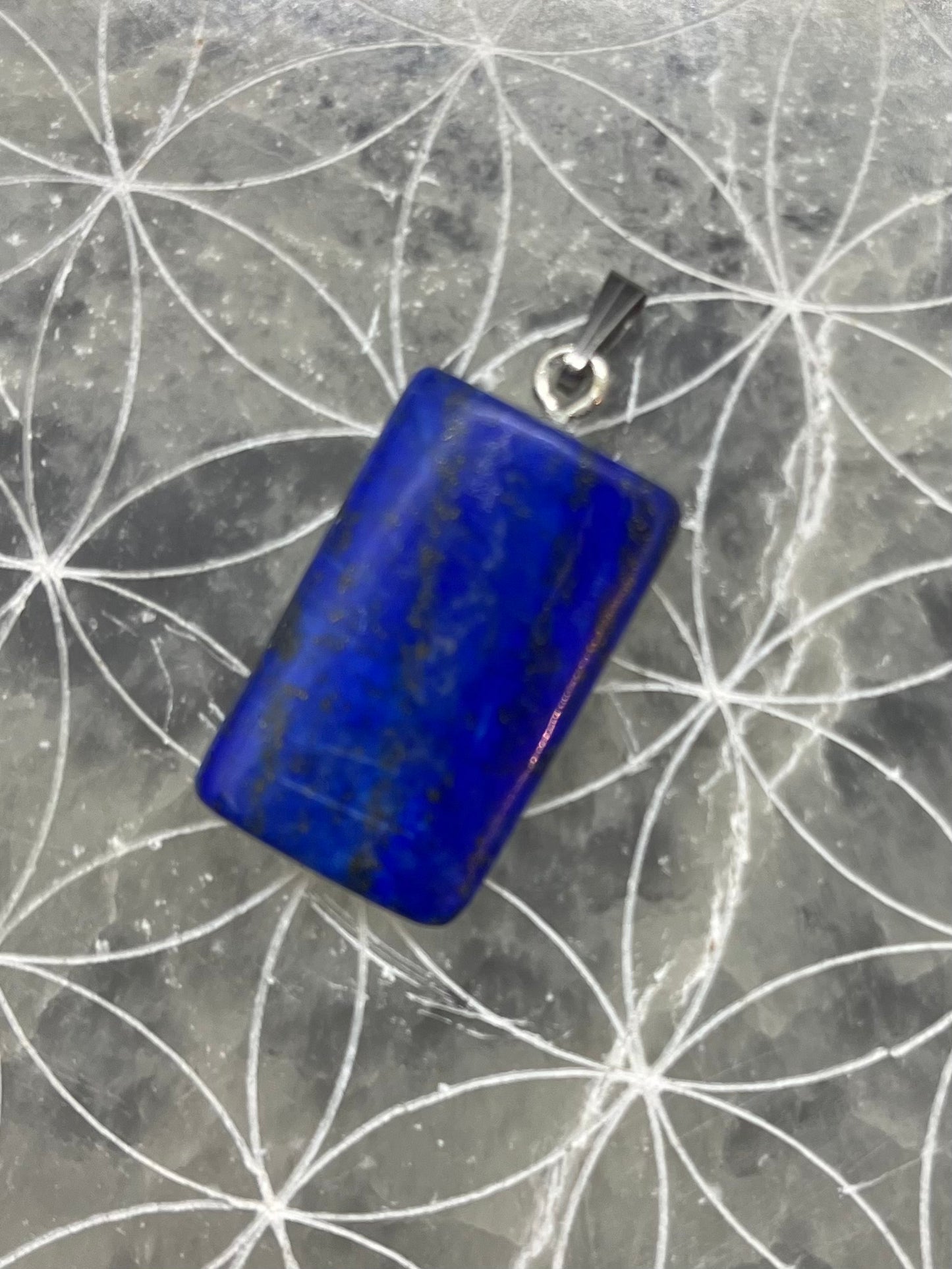 Pendentif forme libre en Lapis Lazuli