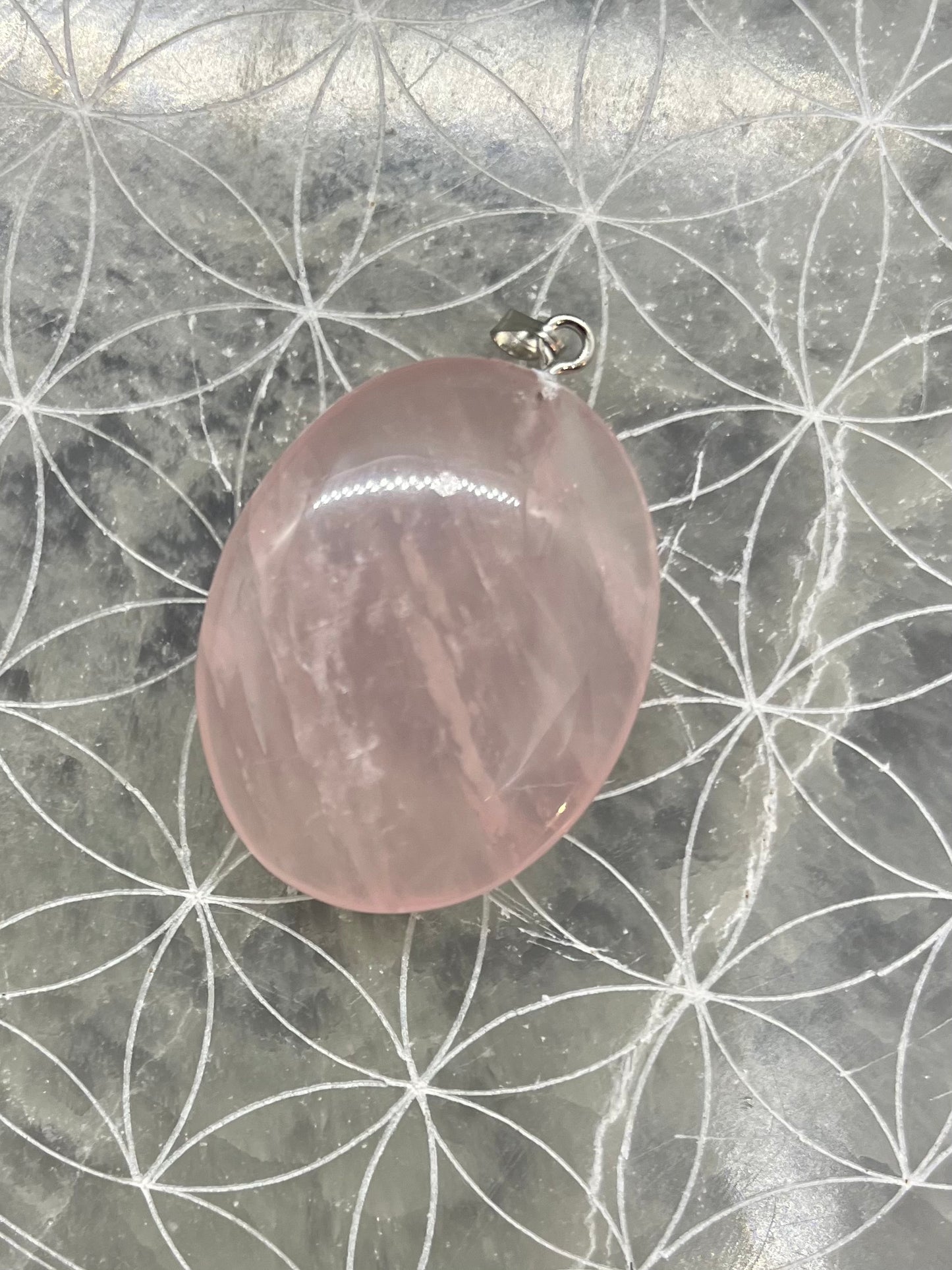 Pendentif galet Quartz Rose