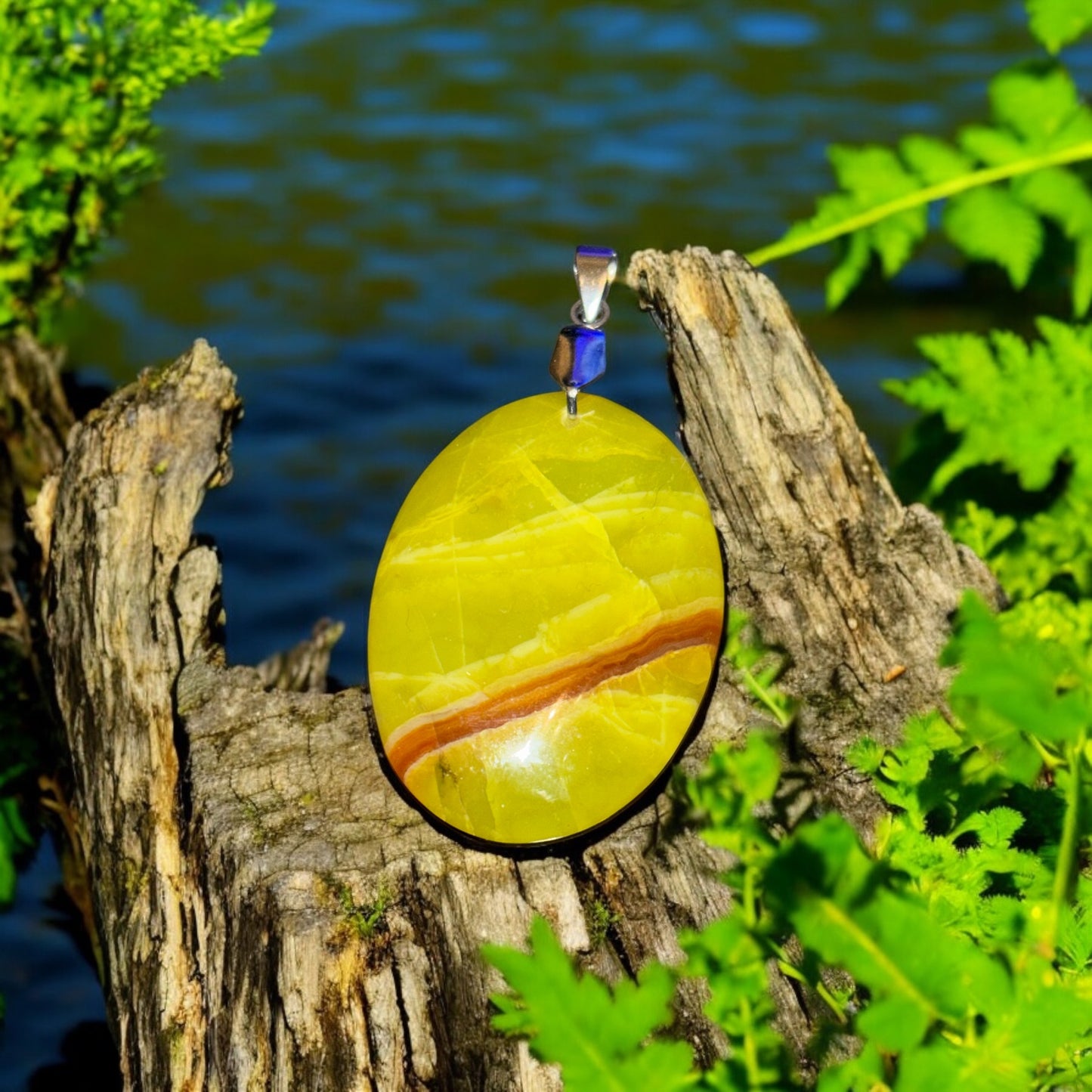 Pendentif forme libre en Opale Verte