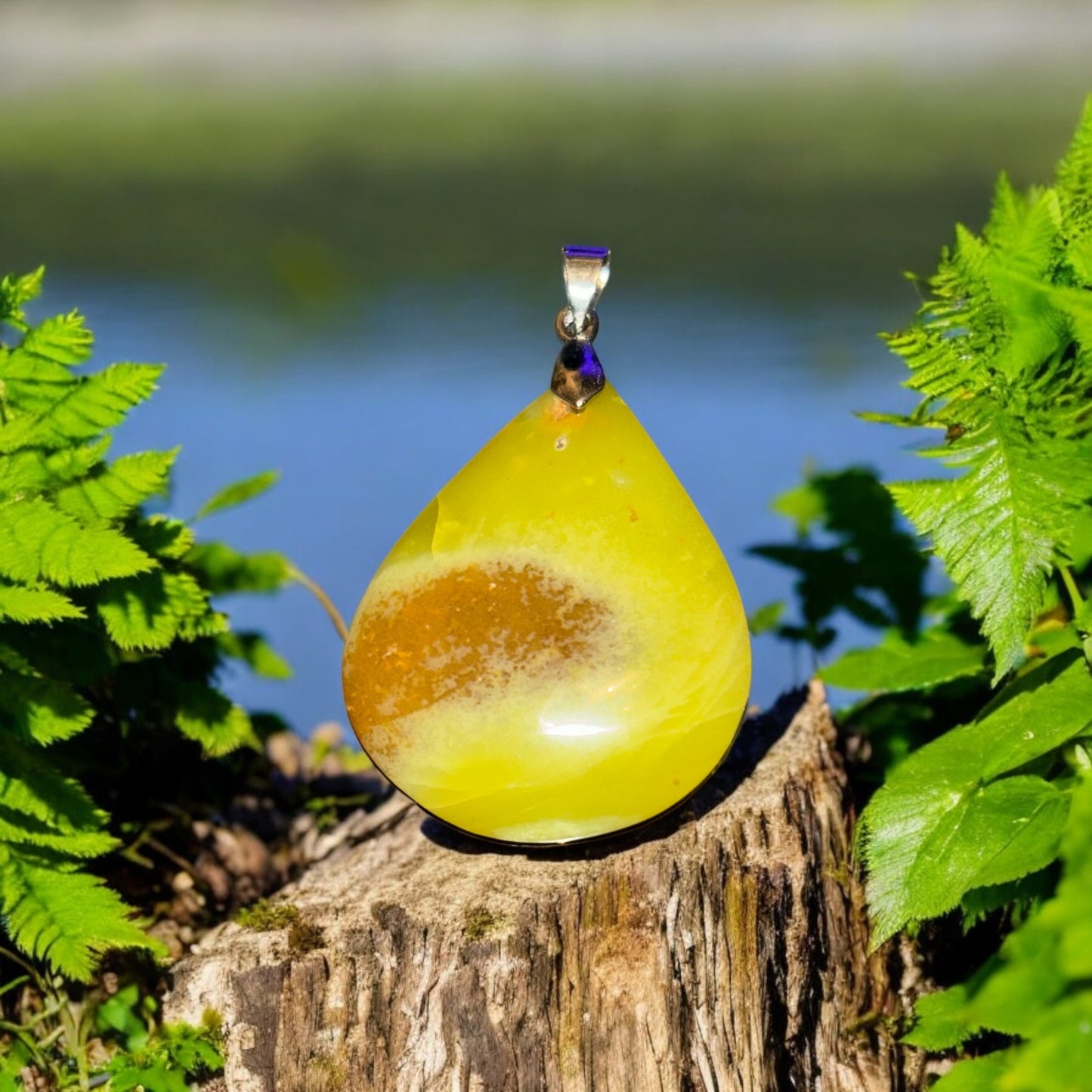 Pendentif forme libre en Opale Verte
