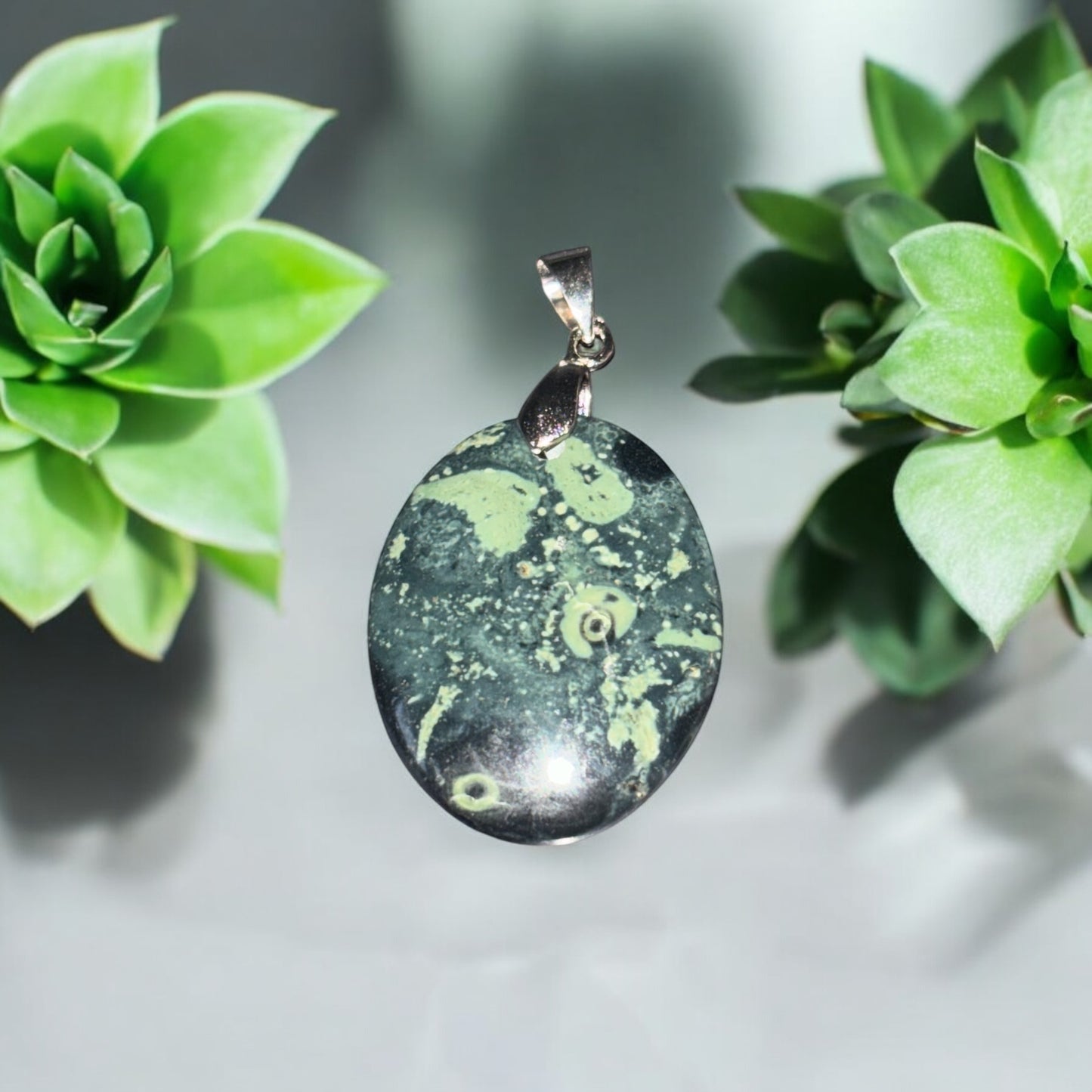 Pendentif forme libre Jaspe Kambaba