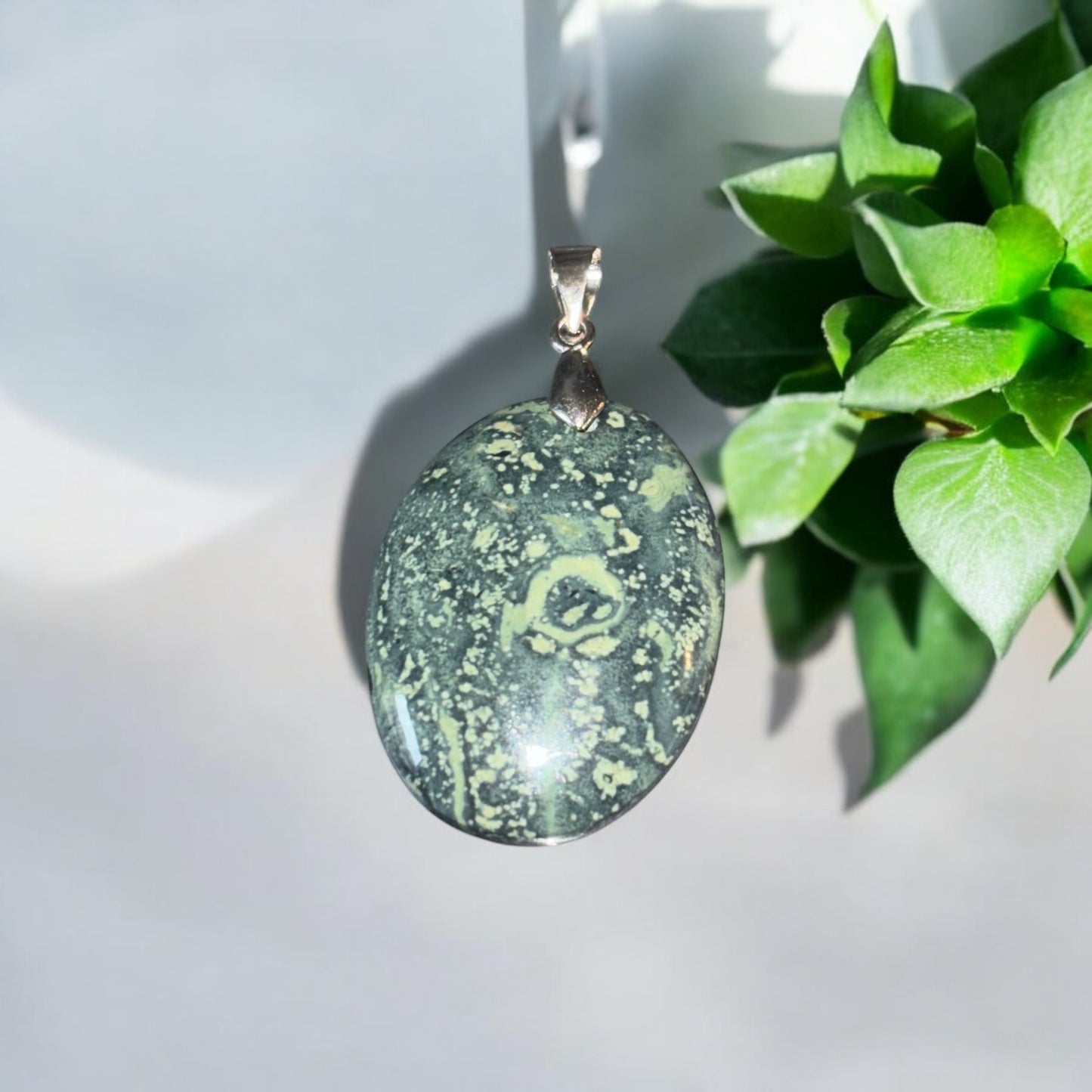 Pendentif forme libre Jaspe Kambaba