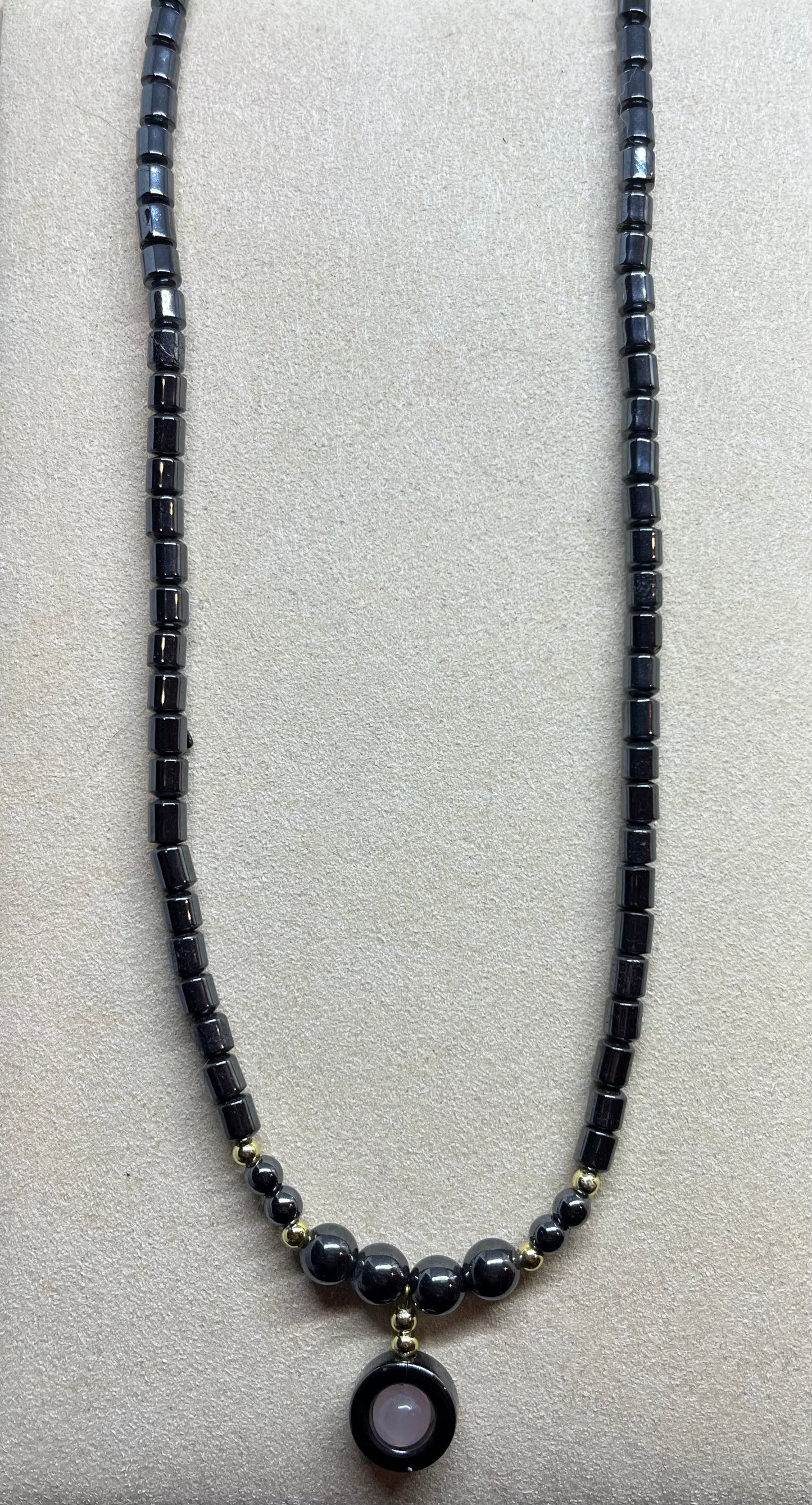 Collier Hématite