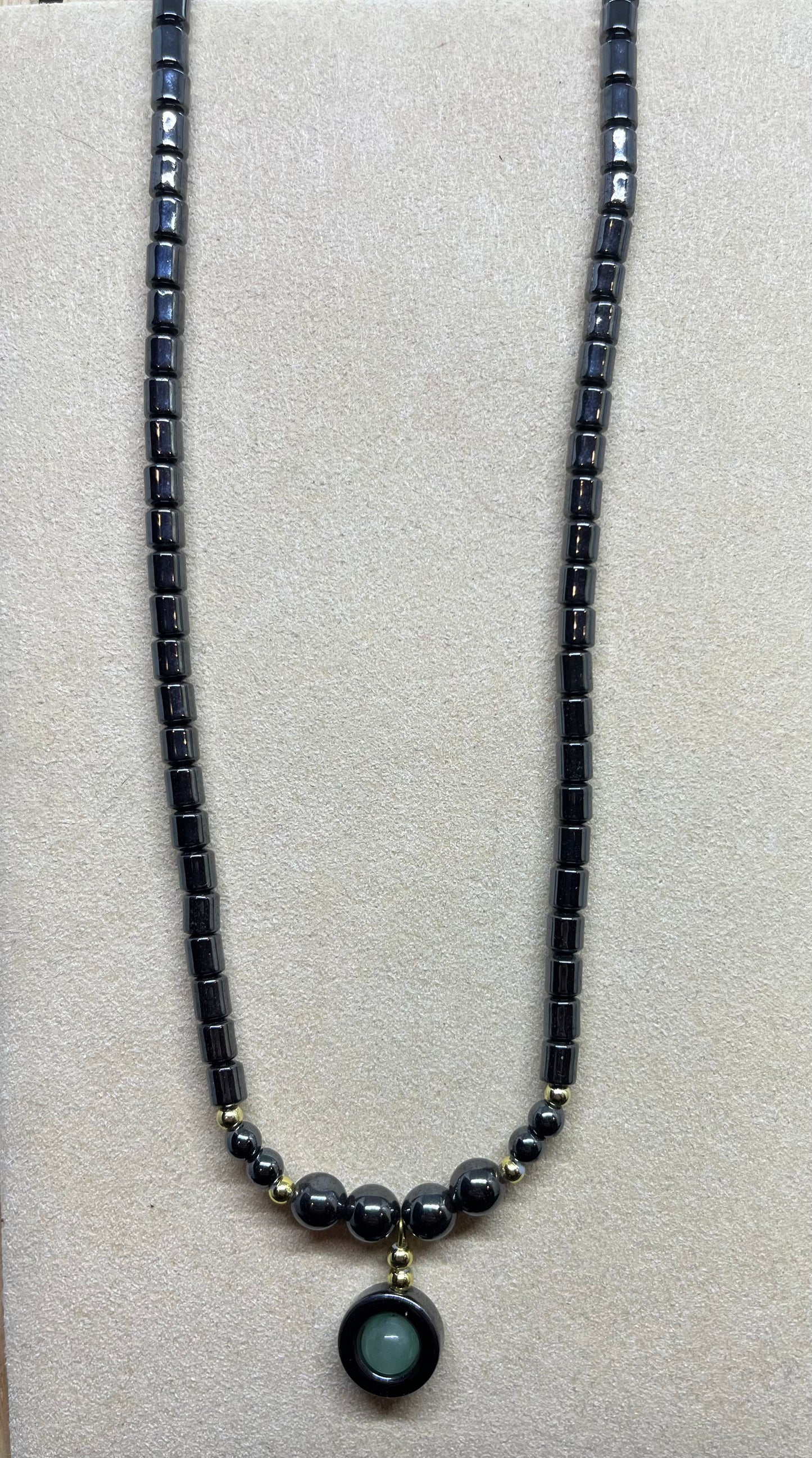 Collier Hématite