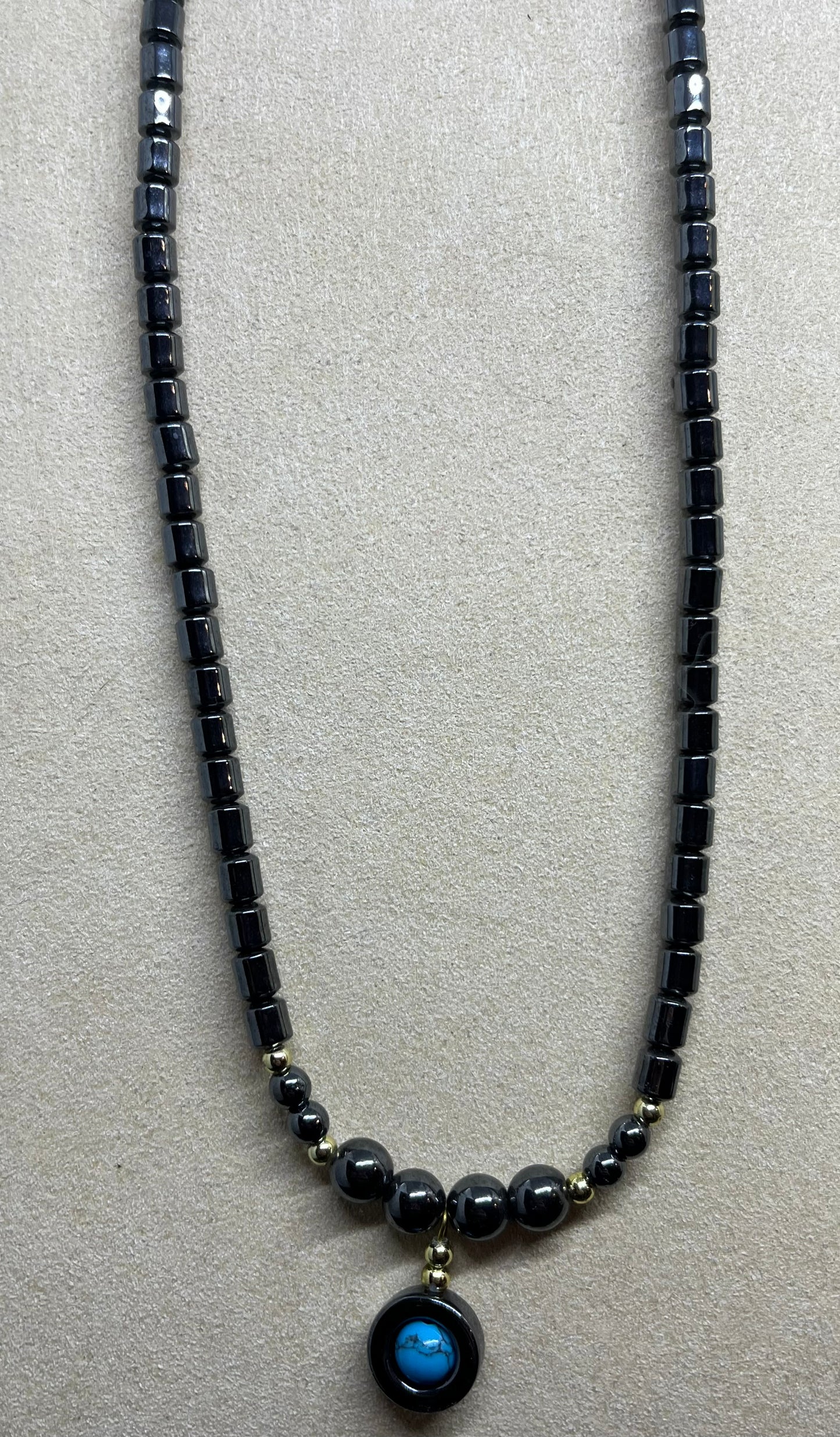 Collier Hématite