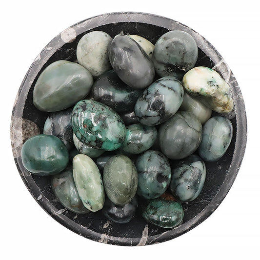 Pierre roulée Émeraude du Brésil qualité A 30 À 50 MM