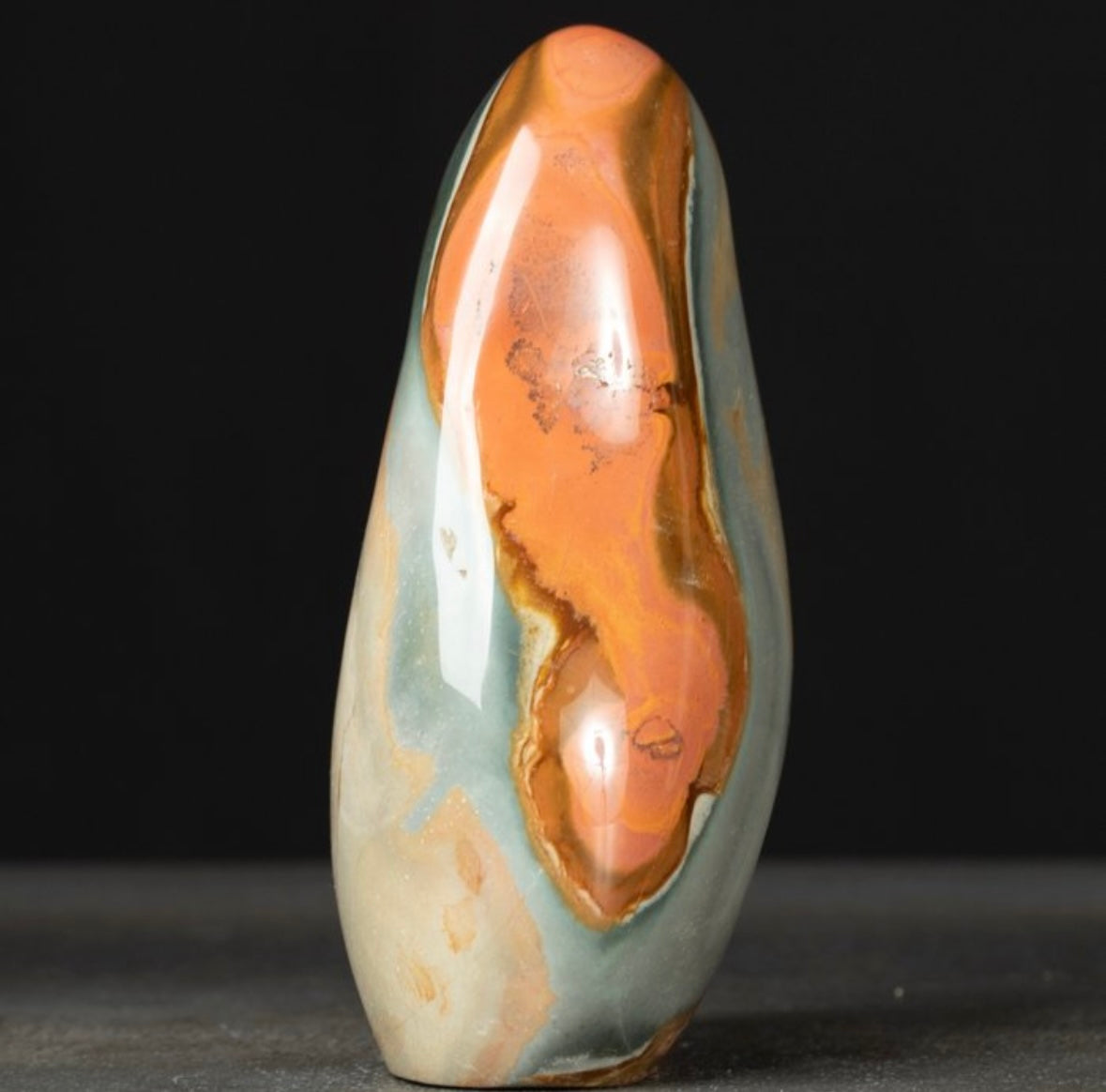 Forme libre Jaspe Polychrome de Madagascar