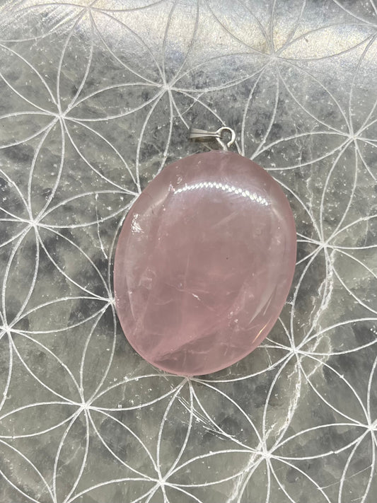 Pendentif galet Quartz Rose