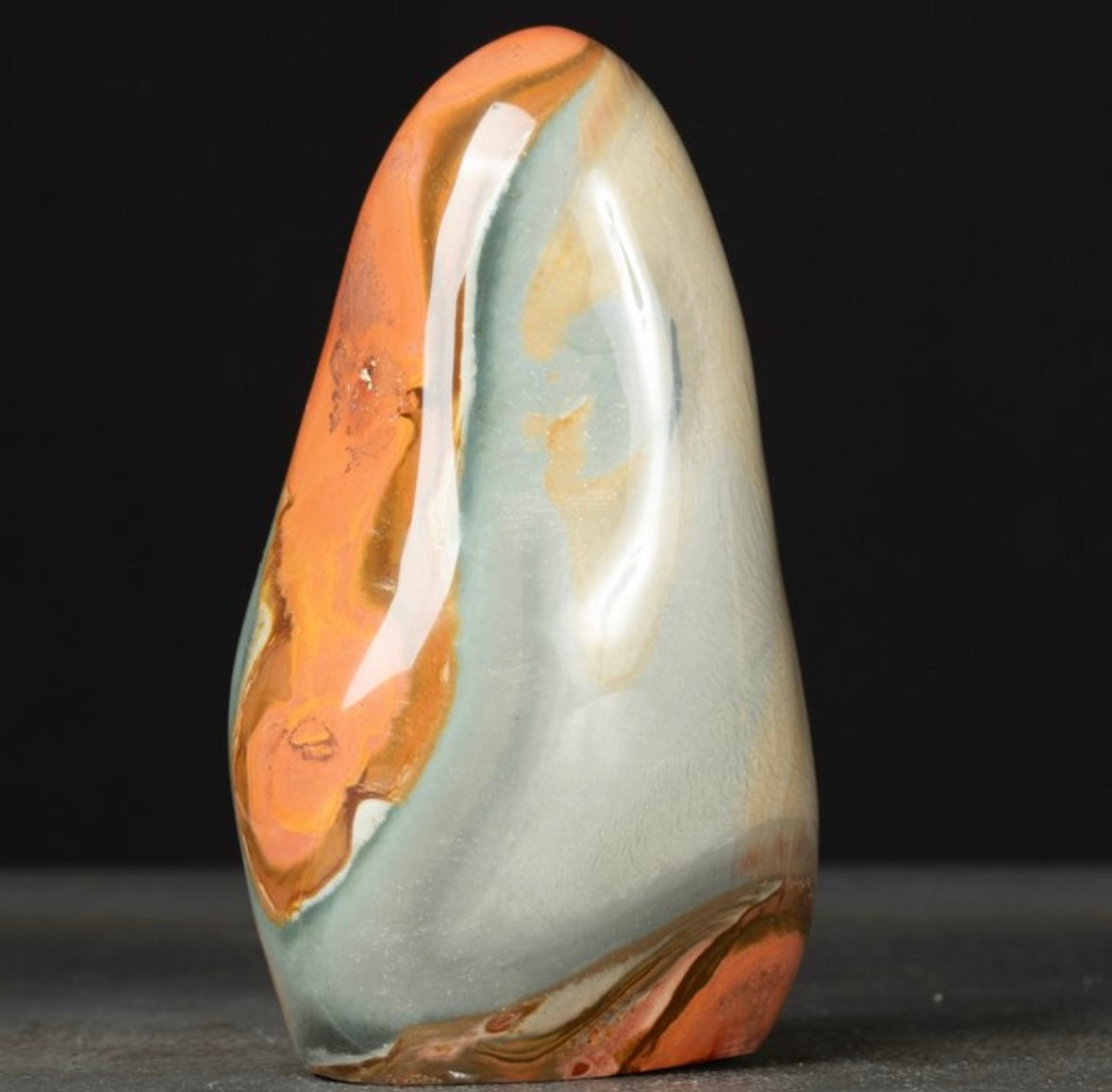 Forme libre Jaspe Polychrome de Madagascar