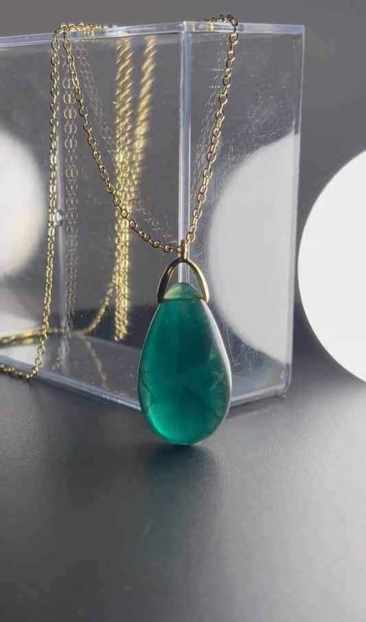 Pendentif goutte sautoir Fluorite Bleue de Chine qualité AA