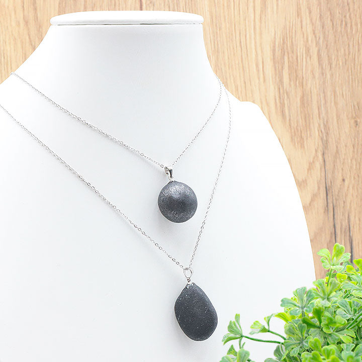 Pendentif pierre roulée Shungite de Russie qualité A 20/30 mm