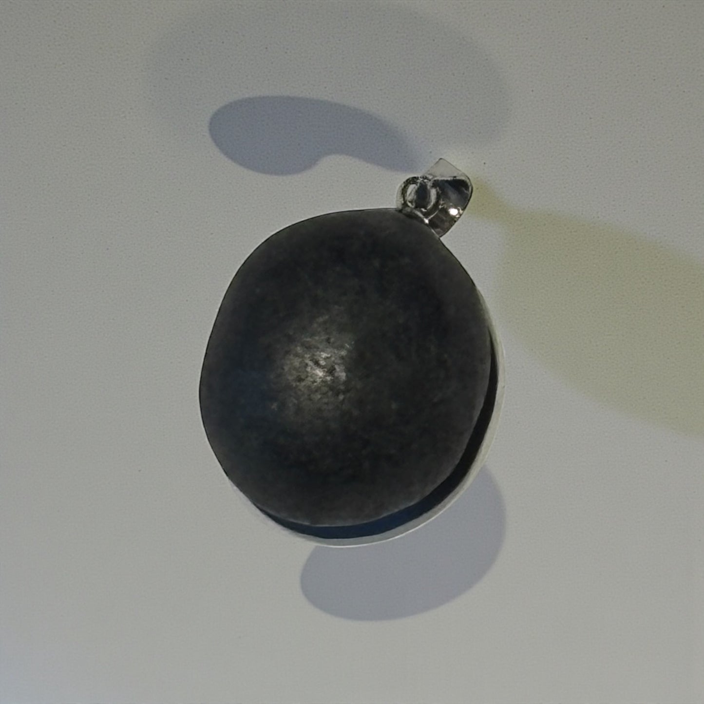 Pendentif pierre roulée Shungite de Russie qualité A 20/30 mm