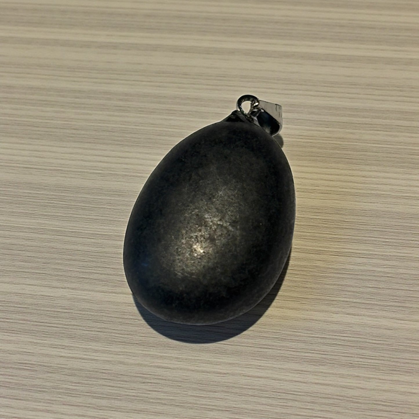 Pendentif pierre roulée Shungite de Russie qualité A 20/30 mm